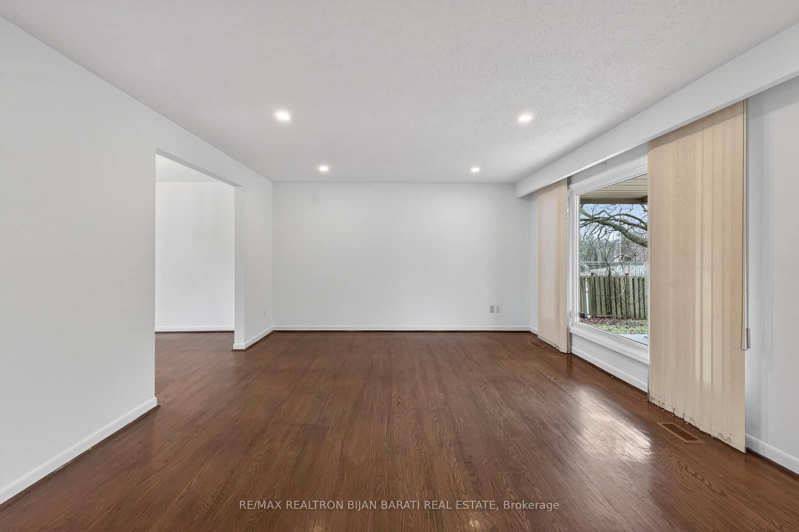 298 Newton Drive thumbnail 4