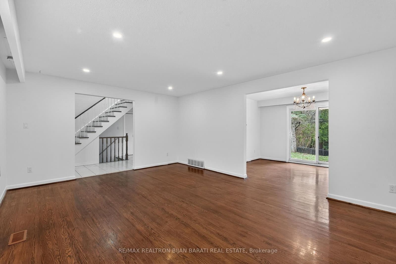 298 Newton Drive thumbnail 5