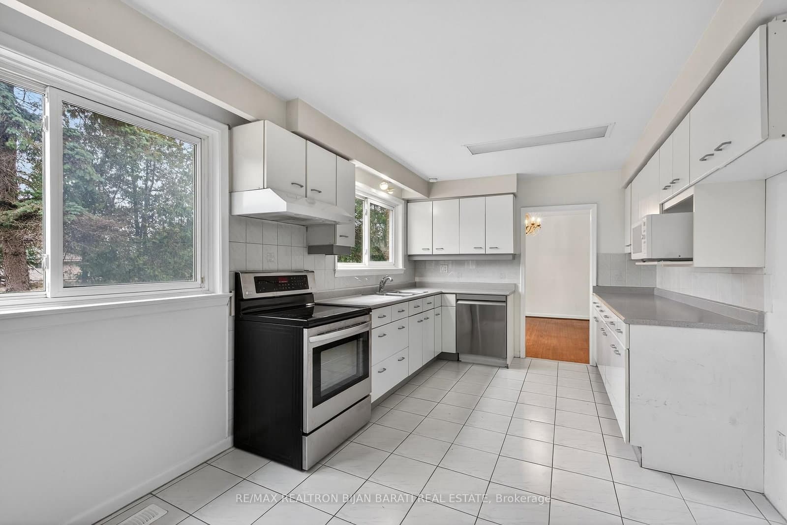 298 Newton Drive thumbnail 9