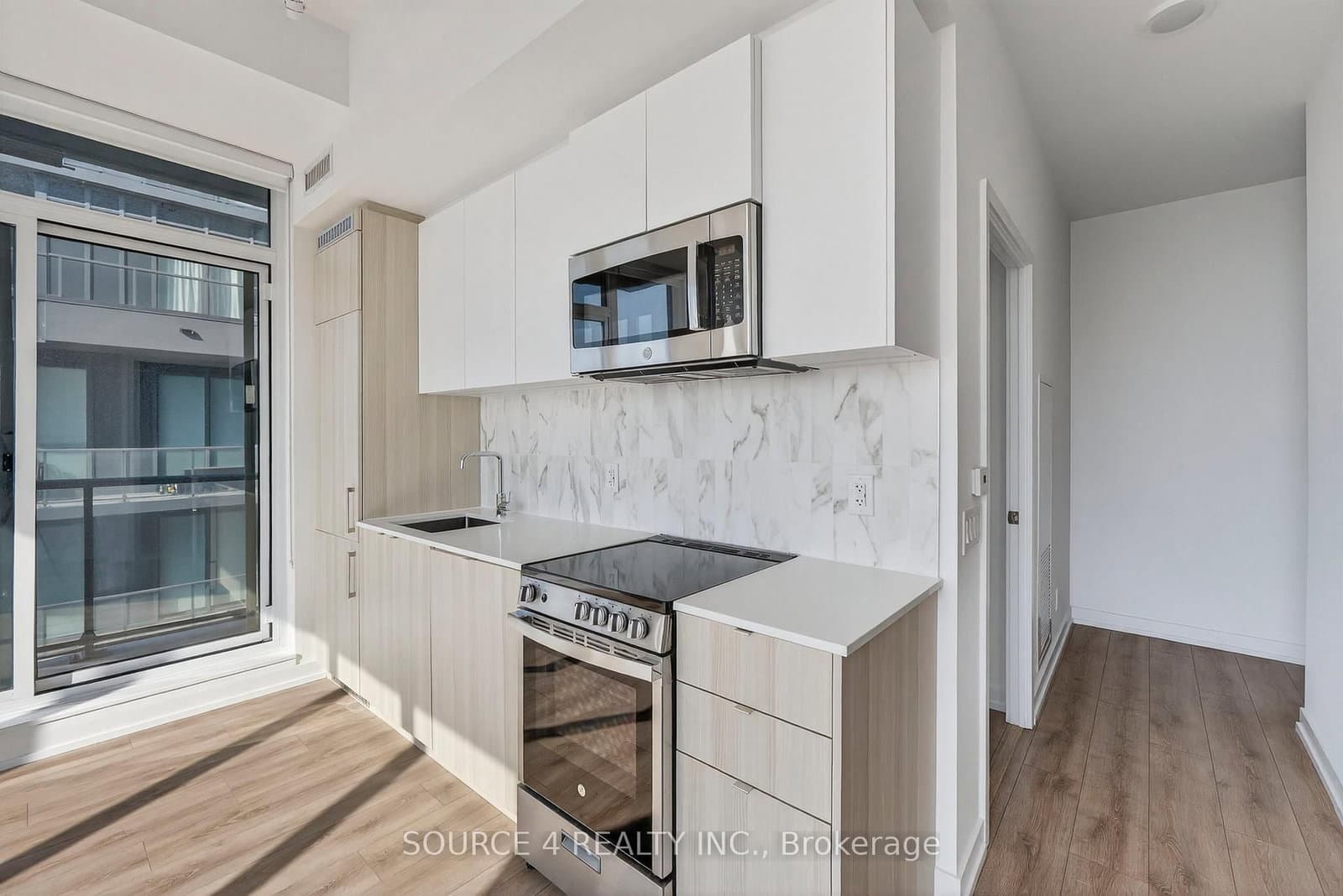 500 Dupont Street, Unit 717 thumbnail 14
