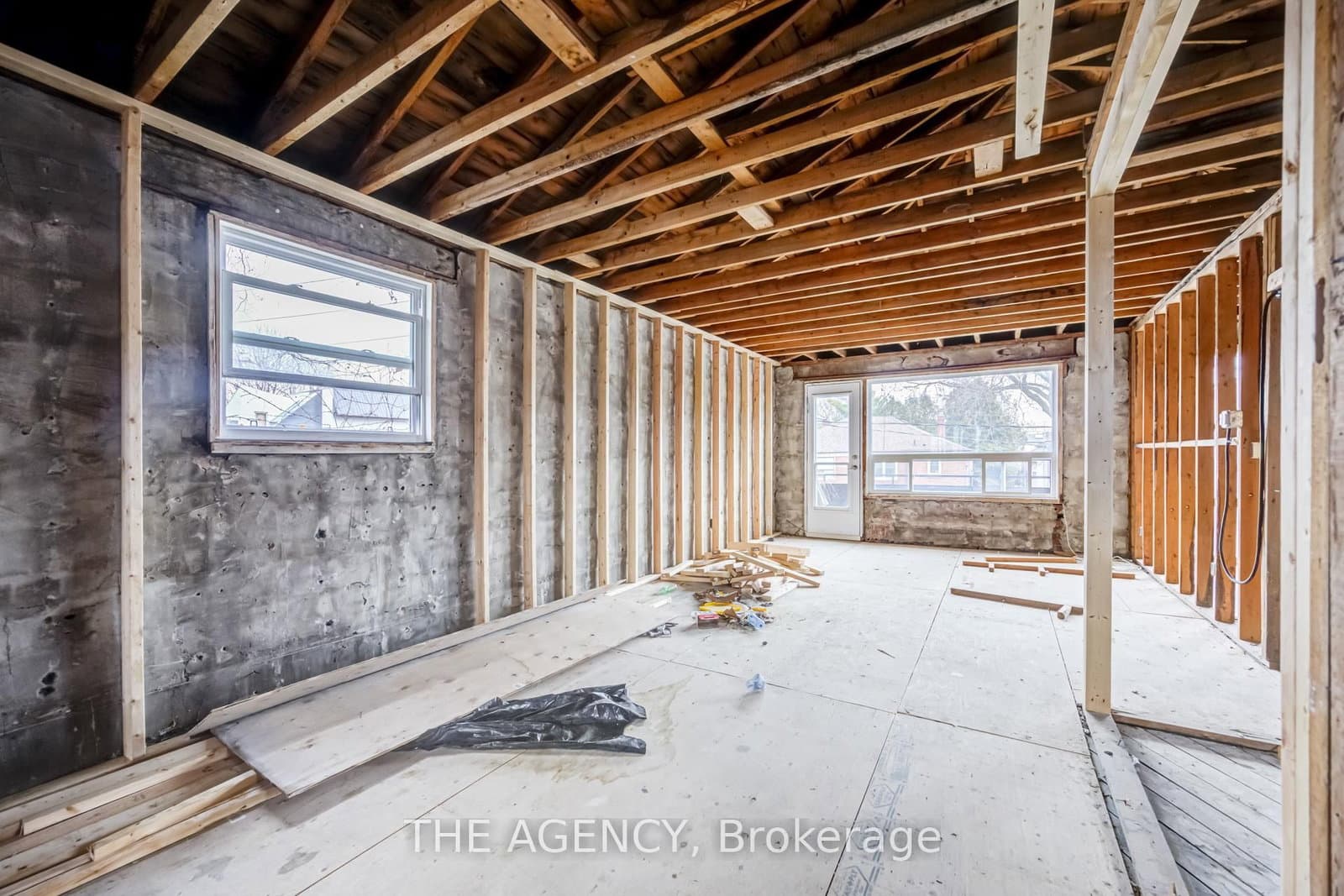 374 Atlas Avenue thumbnail 13