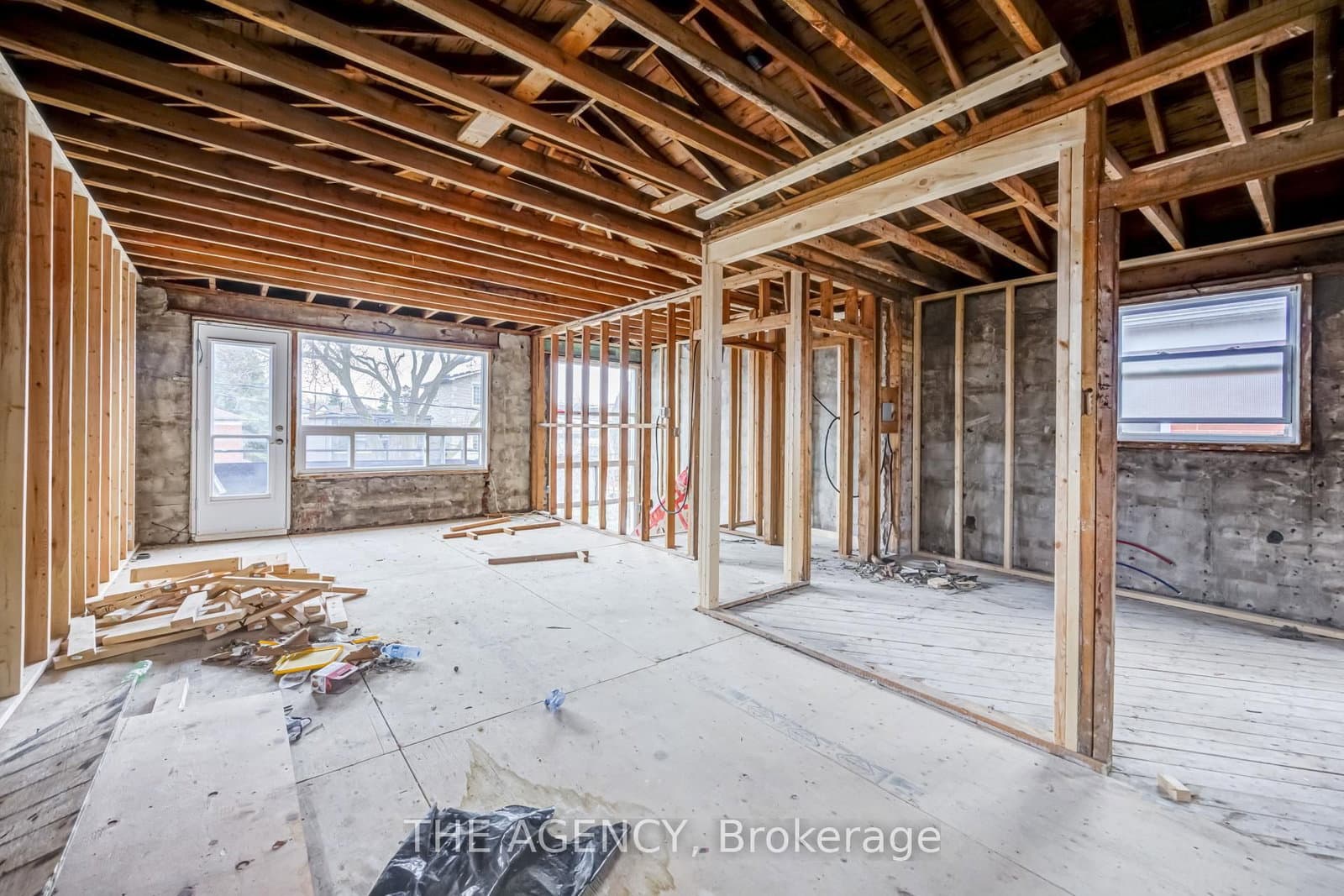 374 Atlas Avenue thumbnail 14