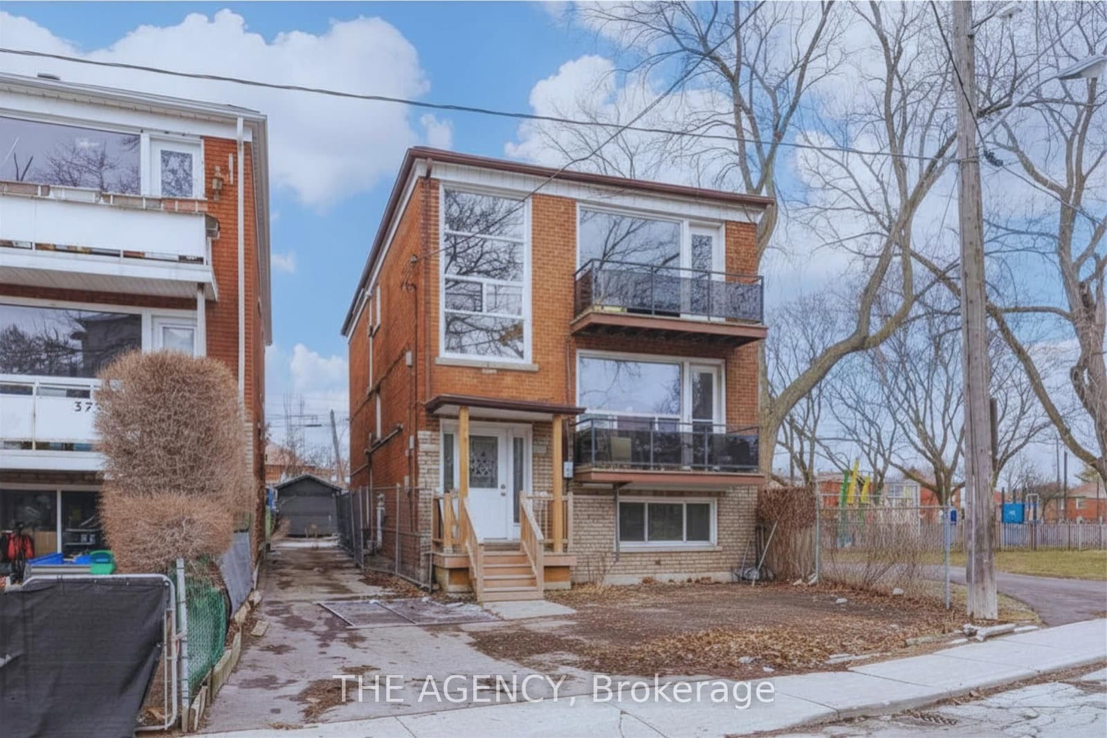 374 Atlas Avenue thumbnail 2