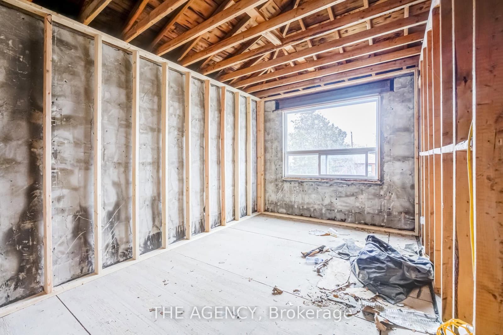 374 Atlas Avenue thumbnail 21