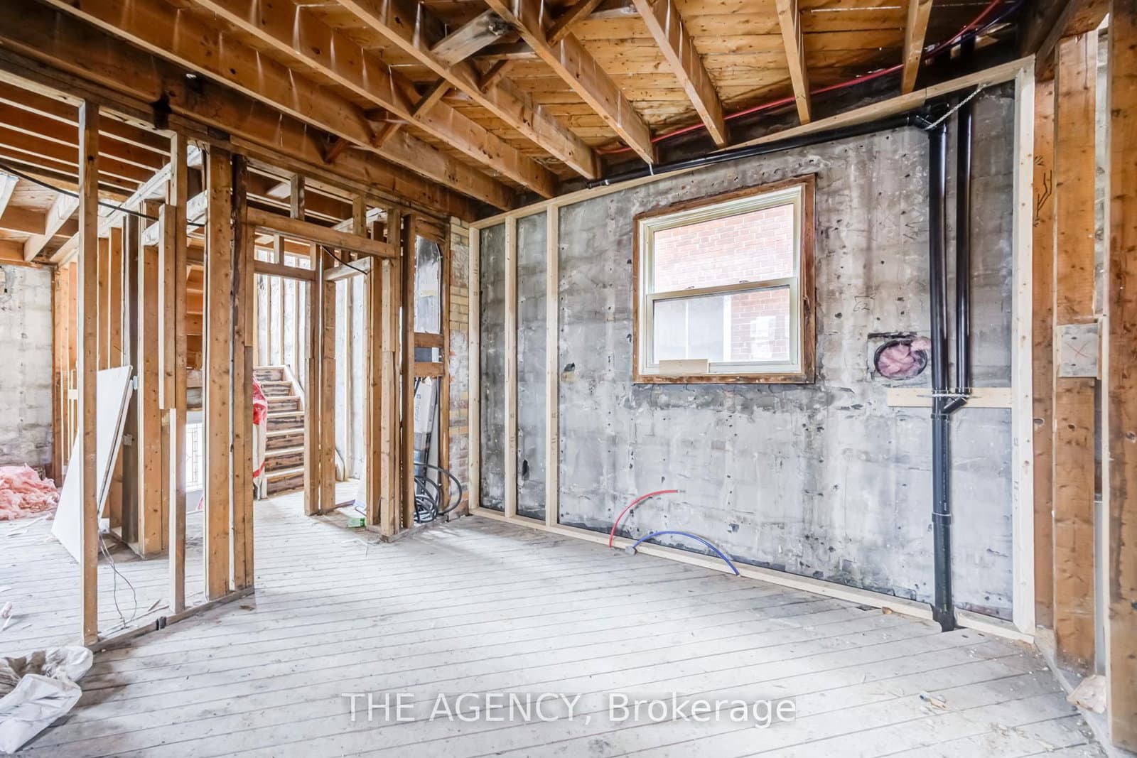 374 Atlas Avenue thumbnail 8