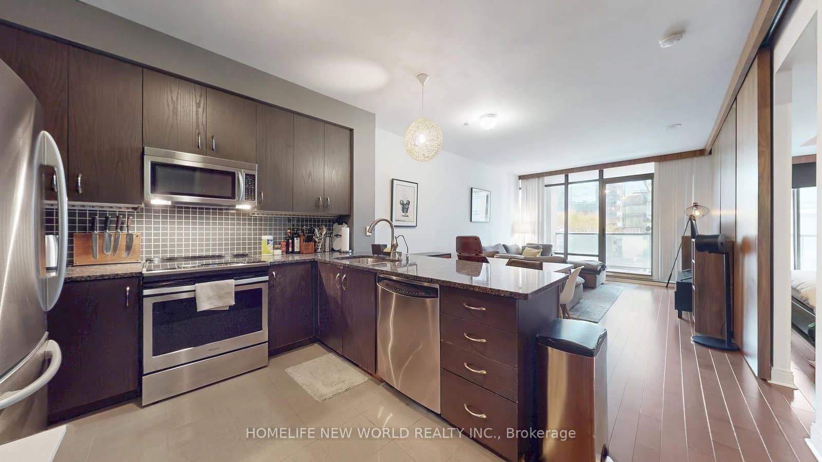 18 Yorkville Avenue, Unit 312 thumbnail 13