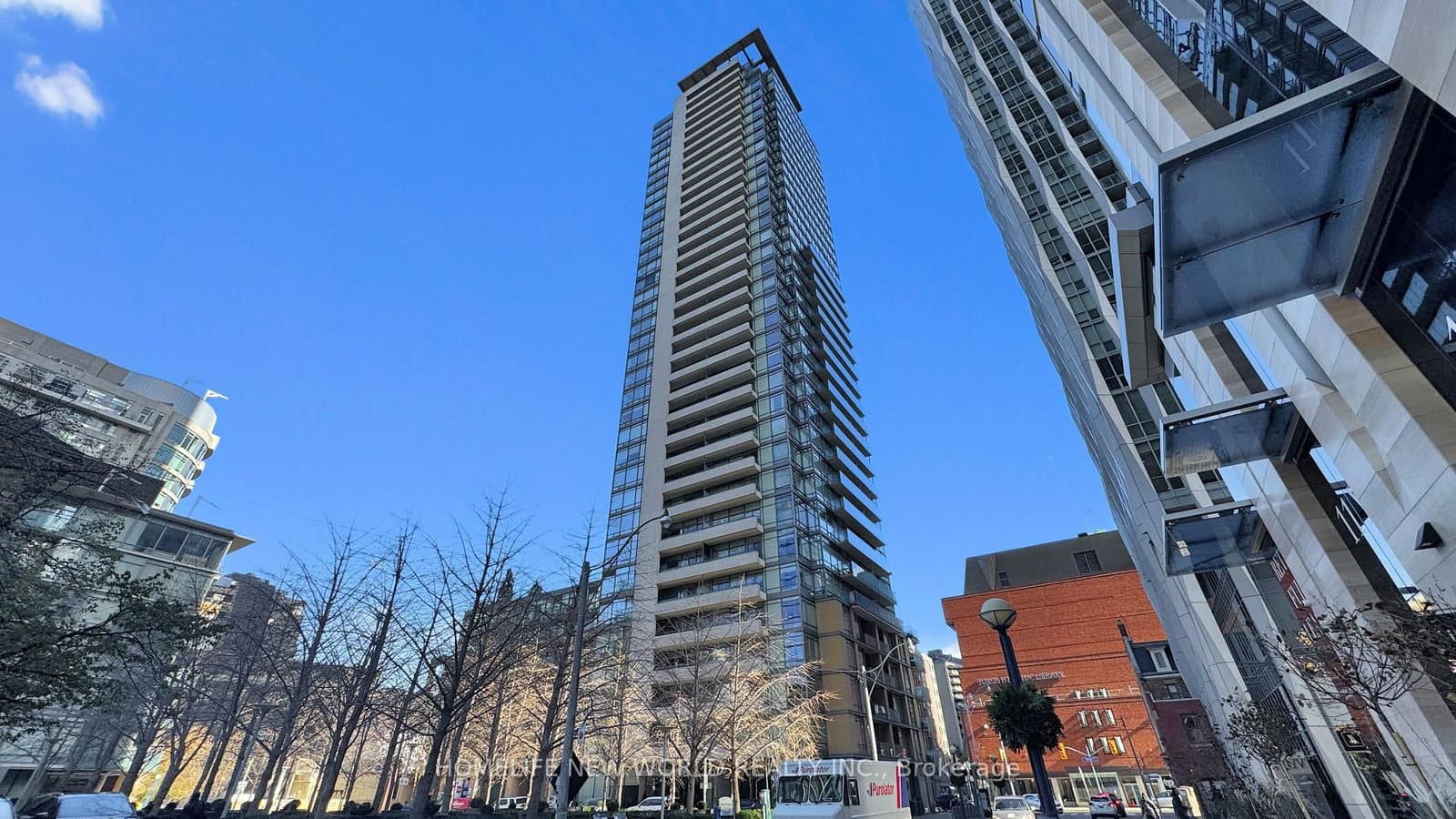 18 Yorkville Avenue, Unit 312 thumbnail 2