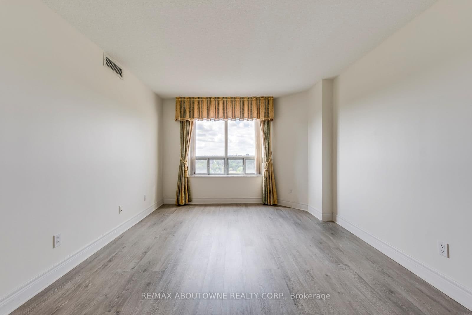 5418 Yonge Street, Unit 1805 thumbnail 9