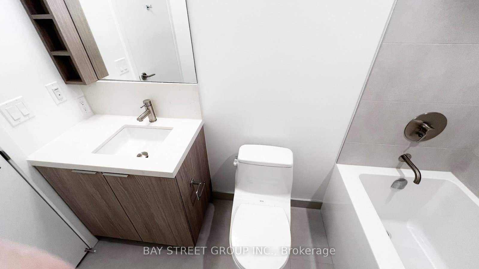 2020 Bathurst Street, Unit 821 thumbnail 12