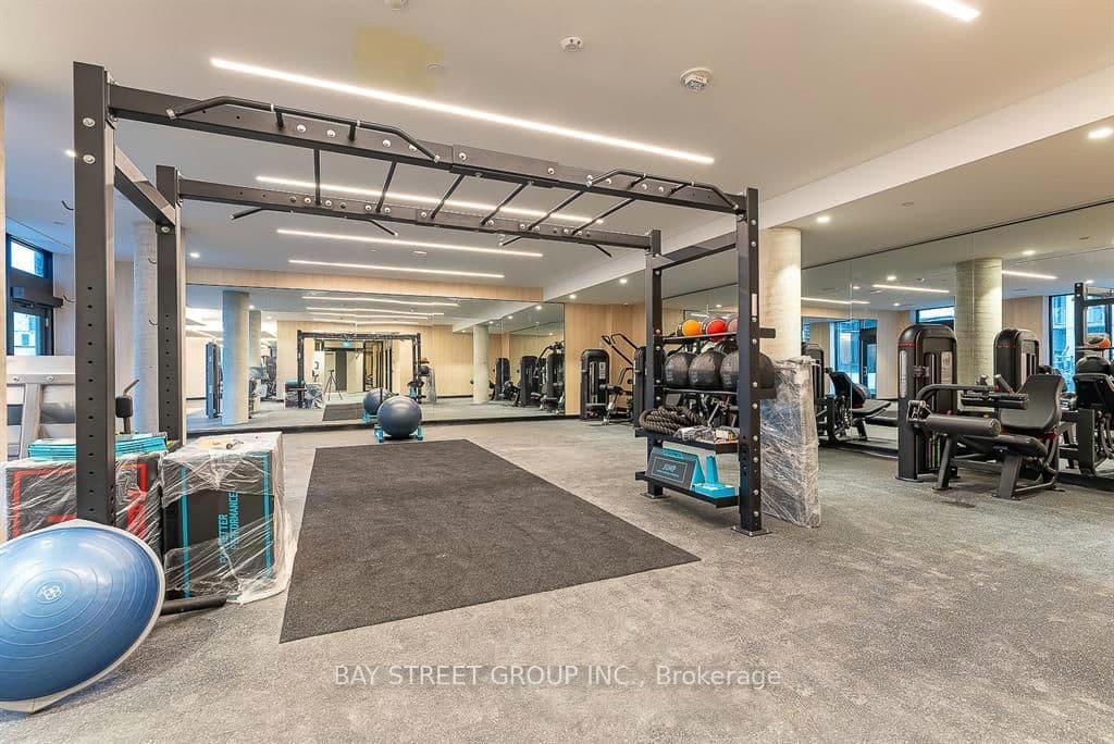 2020 Bathurst Street, Unit 821 thumbnail 16