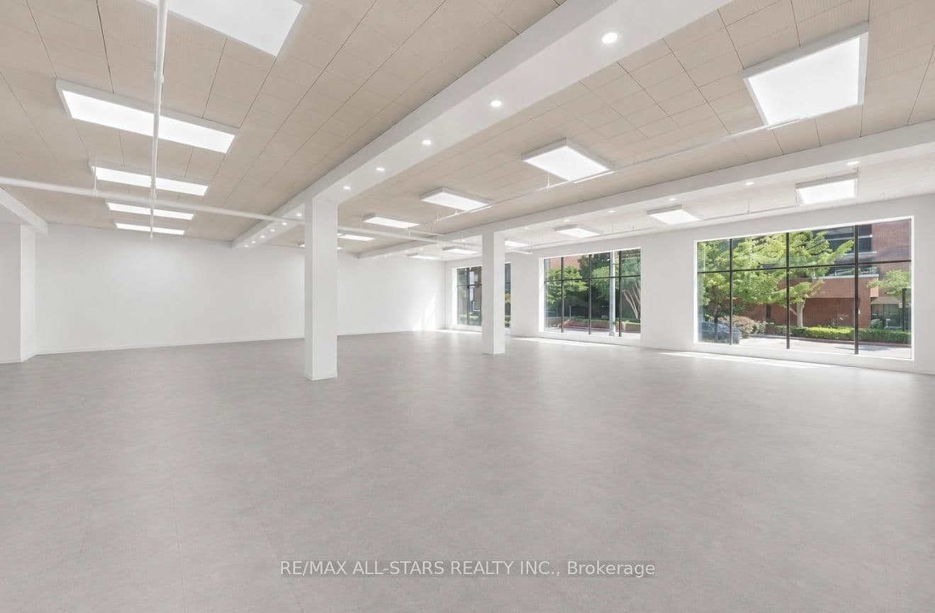14 McCaul Street, Unit 100 thumbnail 2