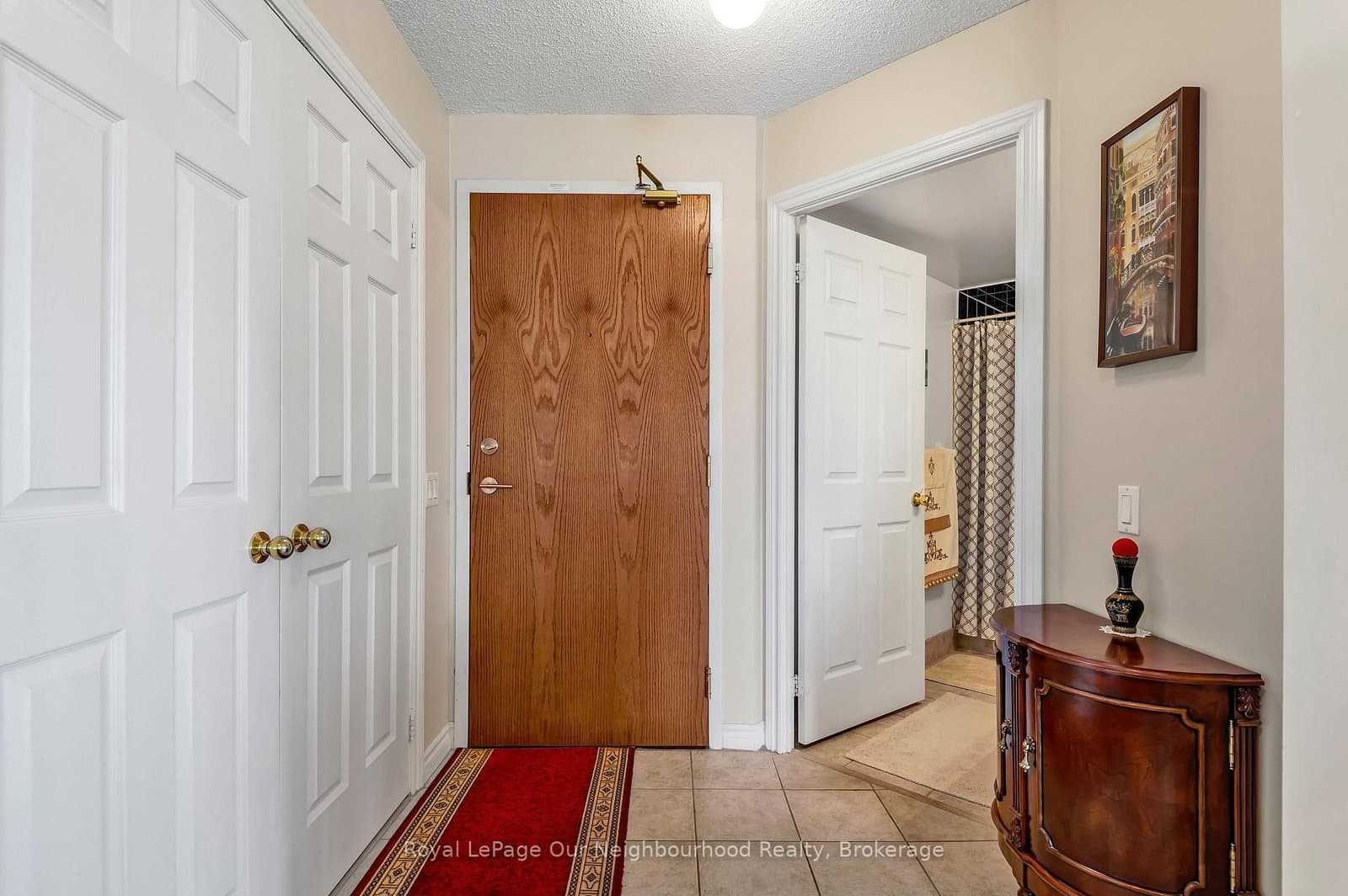 1720 Eglinton Avenue E, Unit 813 thumbnail 3