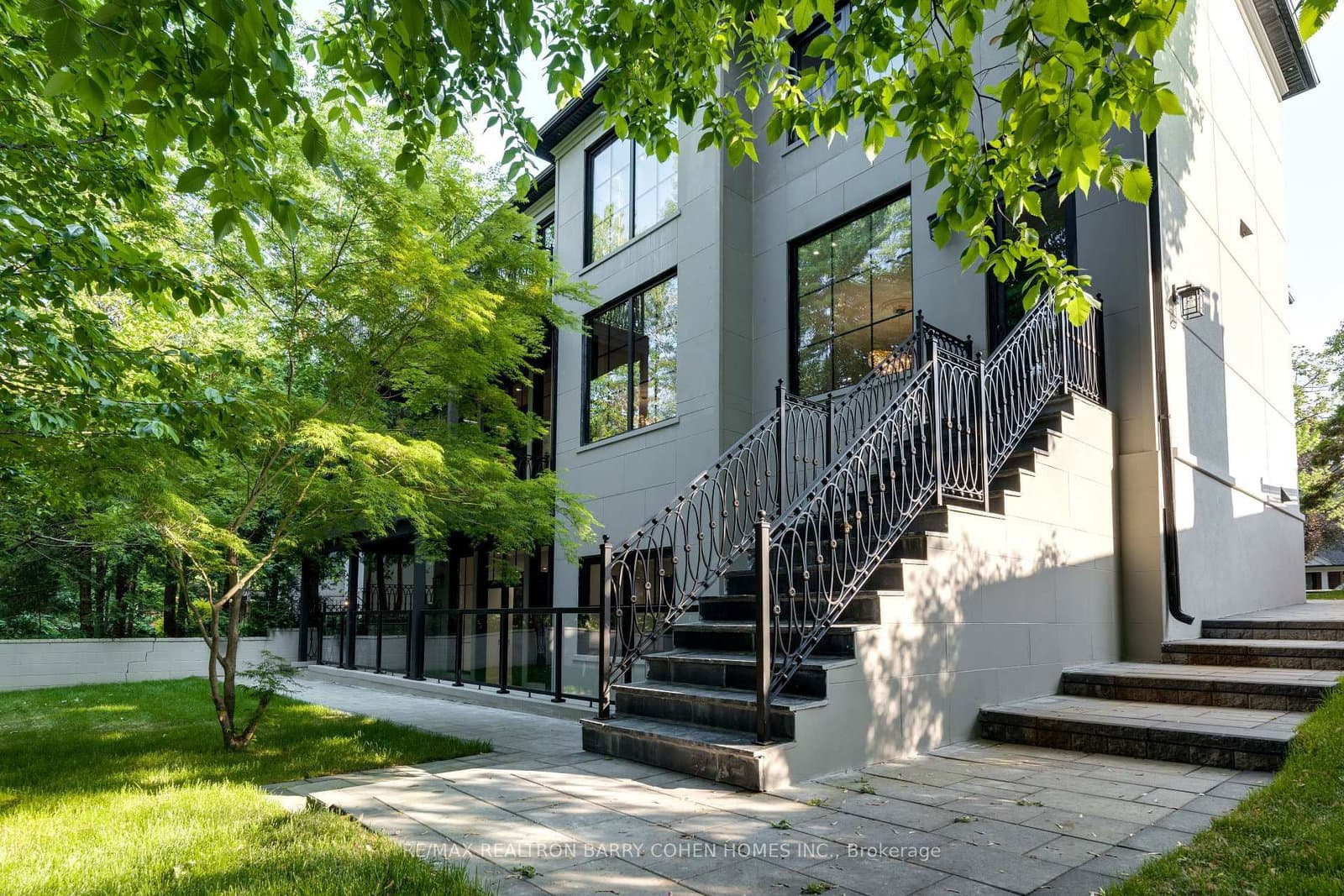 67 Montressor Drive N thumbnail 43
