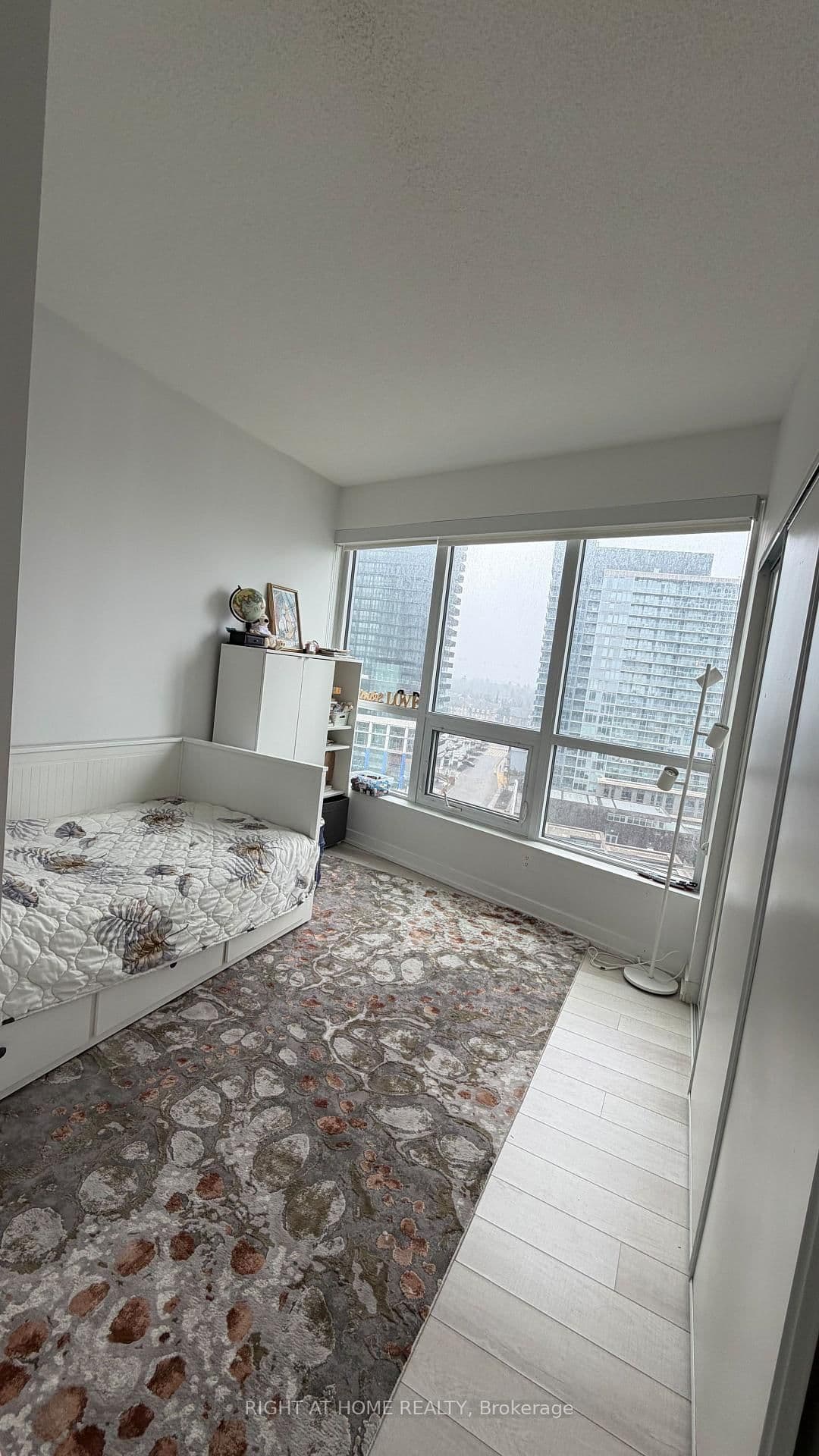 115 MCMAHON Drive E, Unit 1005 thumbnail 10