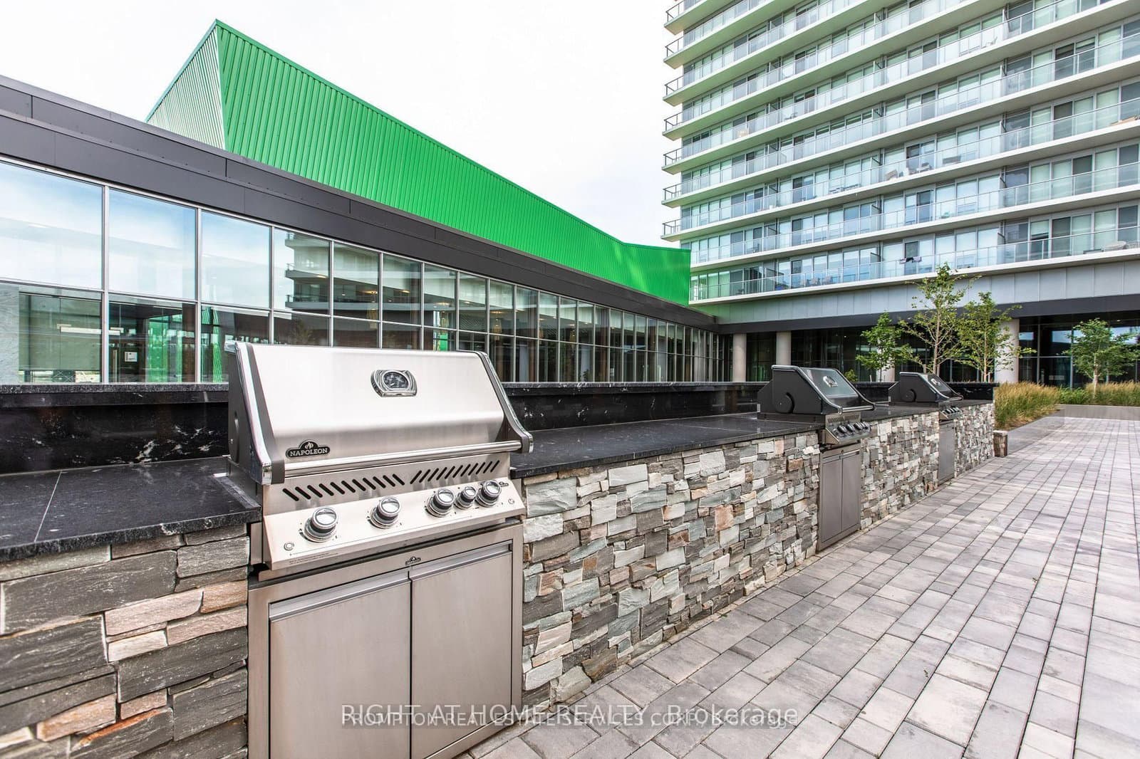 115 MCMAHON Drive E, Unit 1005 thumbnail 13