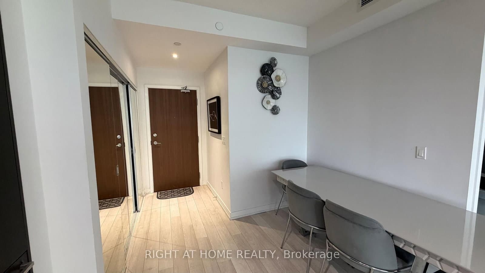 115 MCMAHON Drive E, Unit 1005 thumbnail 7