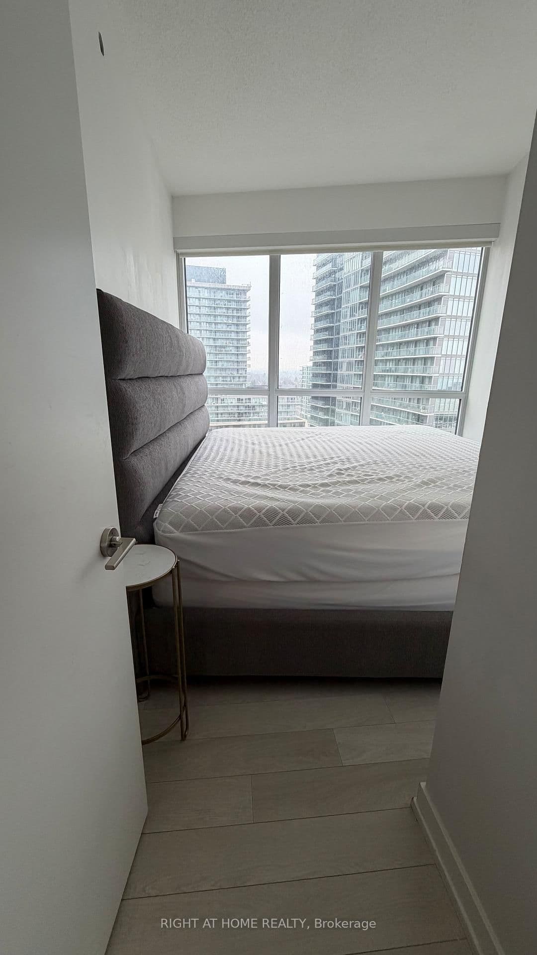 115 MCMAHON Drive E, Unit 1005 thumbnail 8
