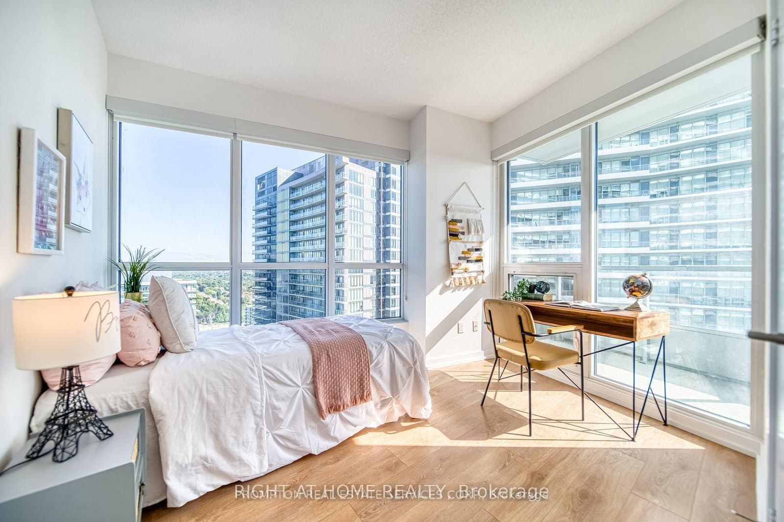 115 MCMAHON Drive E, Unit 1005 thumbnail 9