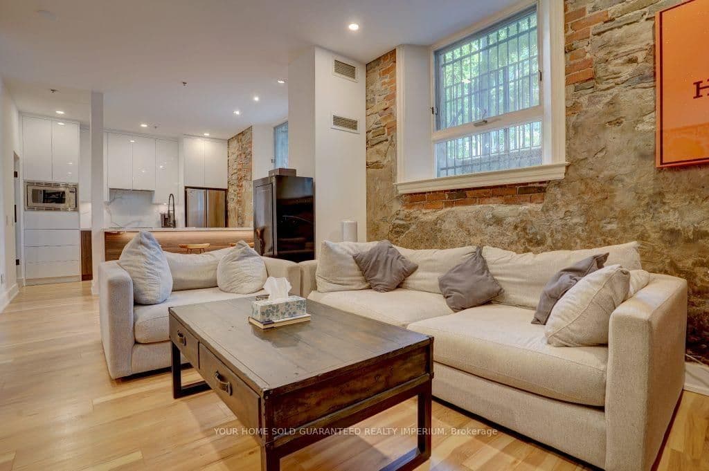 915 King Street W, Unit 108 thumbnail 14