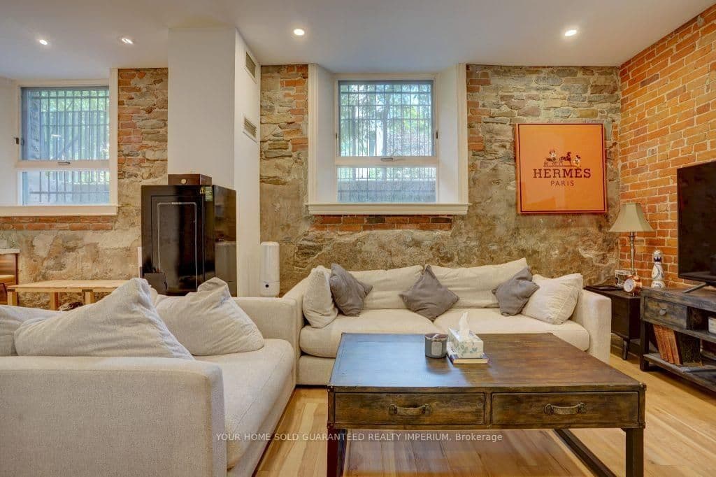 915 King Street W, Unit 108 thumbnail 16