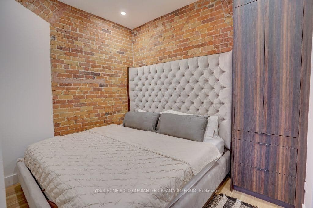 915 King Street W, Unit 108 thumbnail 17