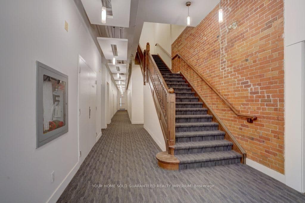915 King Street W, Unit 108 thumbnail 2
