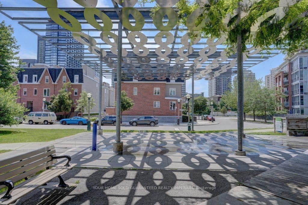 915 King Street W, Unit 108 thumbnail 21