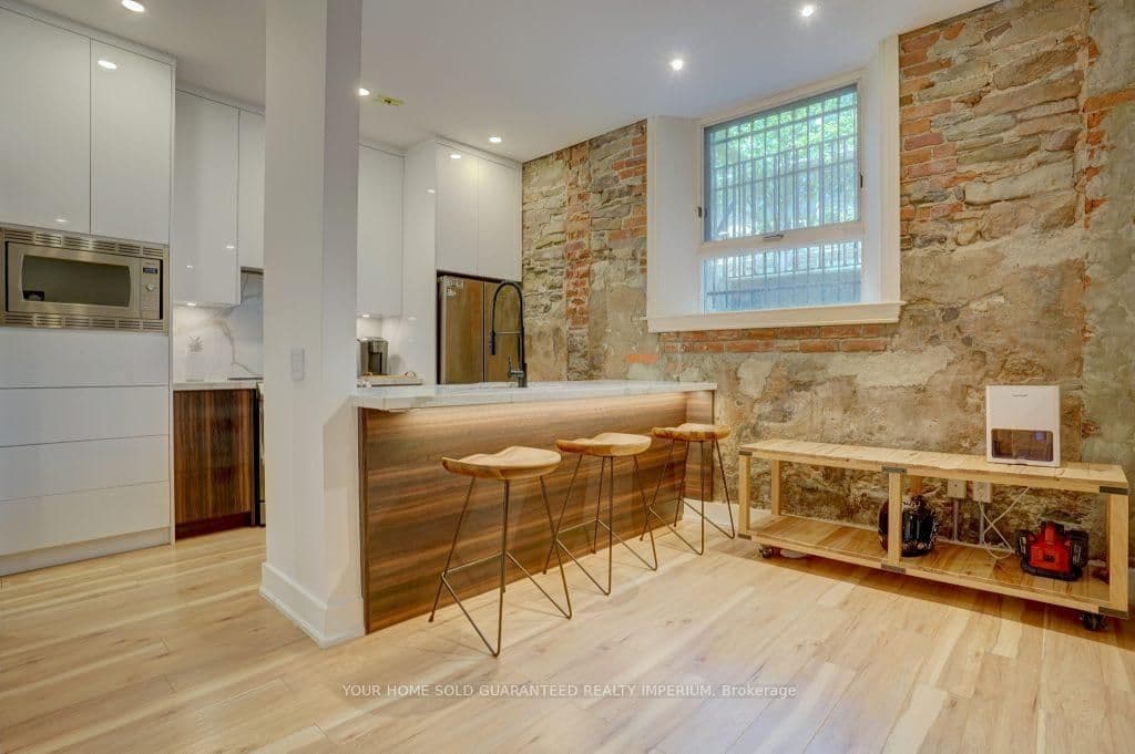 915 King Street W, Unit 108 thumbnail 6