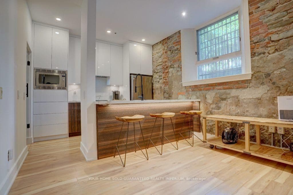 915 King Street W, Unit 108 thumbnail 7