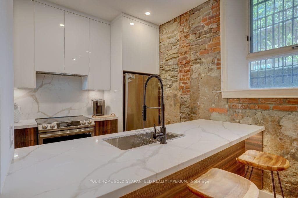 915 King Street W, Unit 108 thumbnail 8