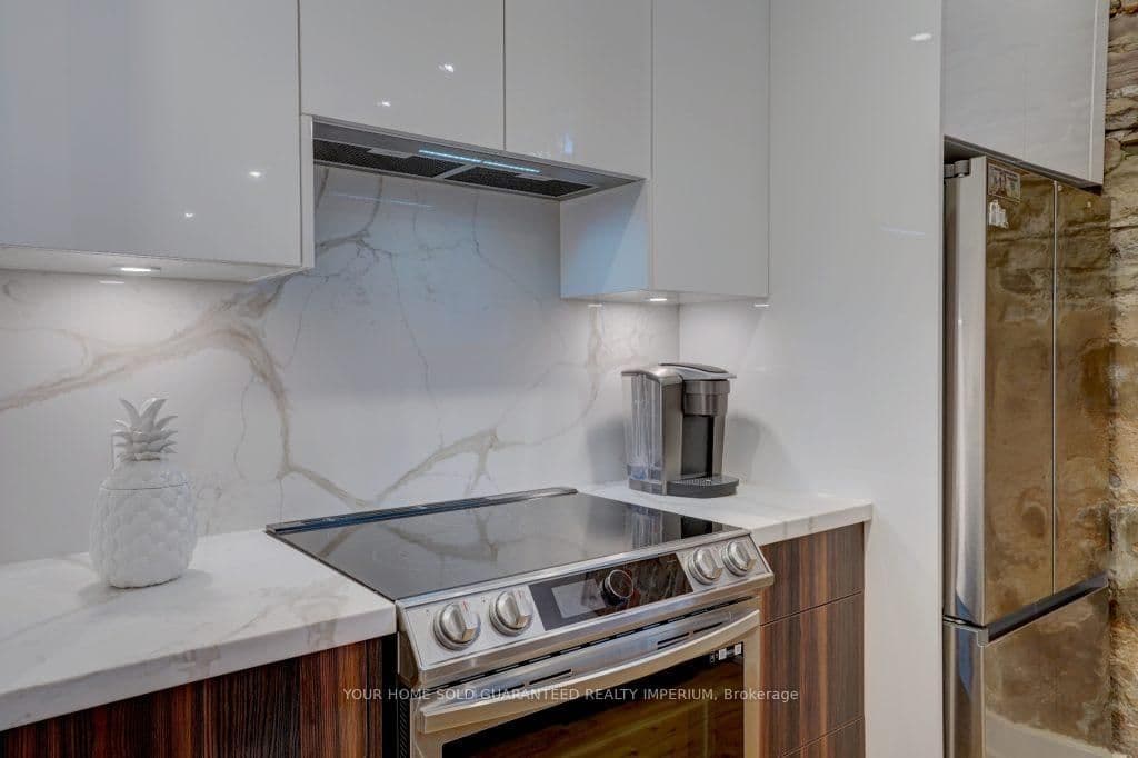 915 King Street W, Unit 108 thumbnail 9