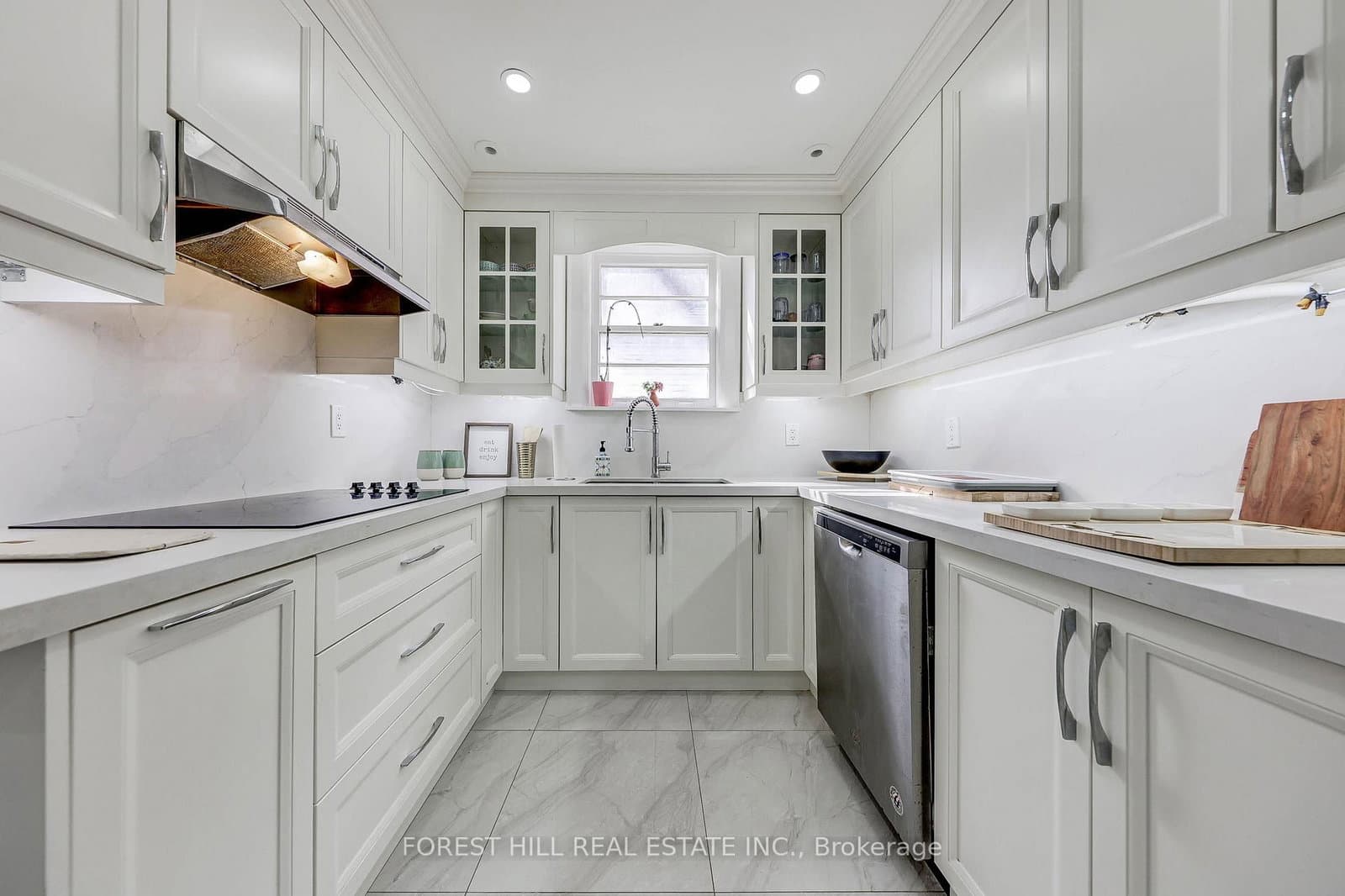 607 Spadina Road thumbnail 15