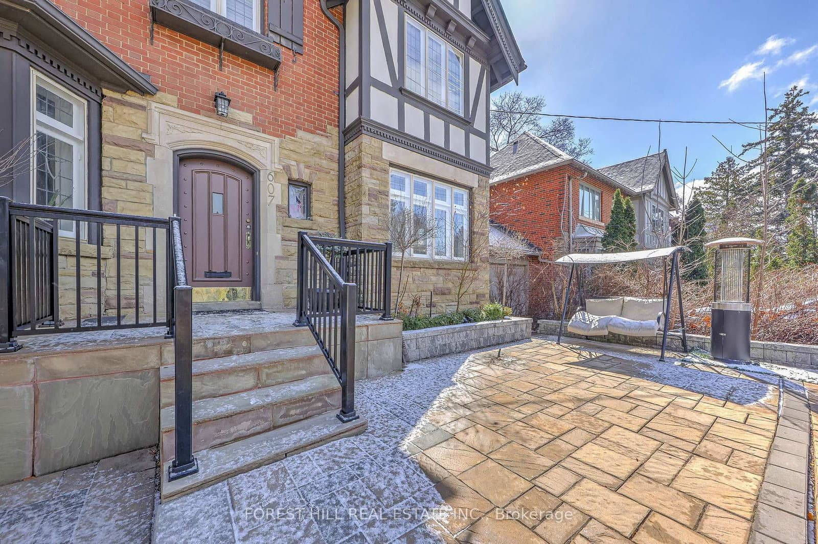 607 Spadina Road thumbnail 2