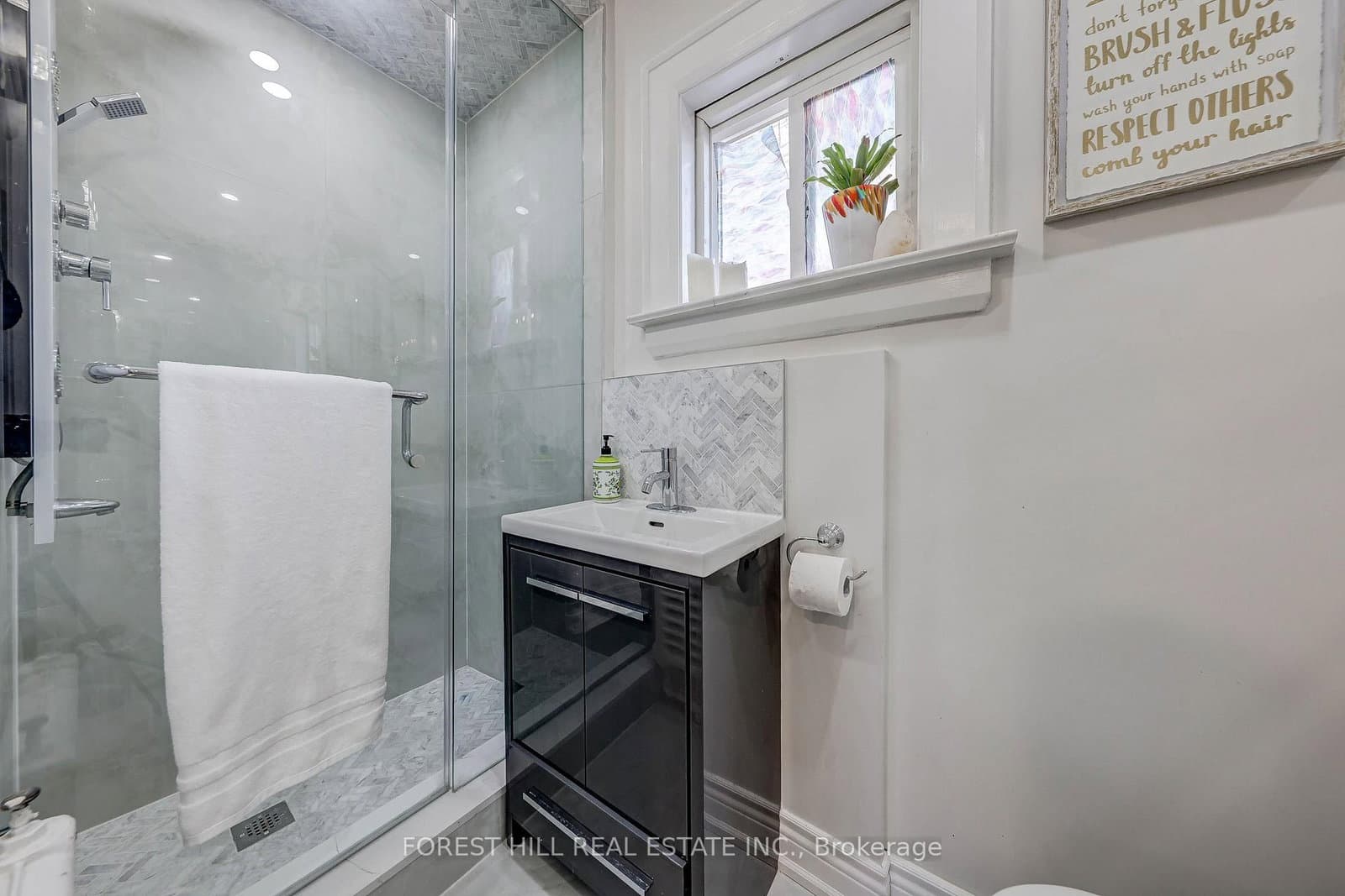 607 Spadina Road thumbnail 23