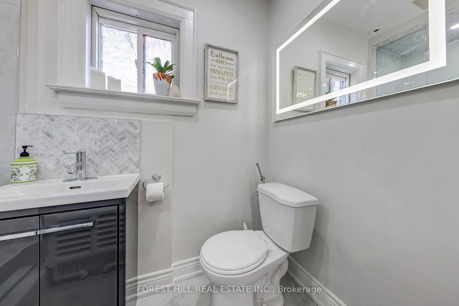 607 Spadina Road thumbnail 24