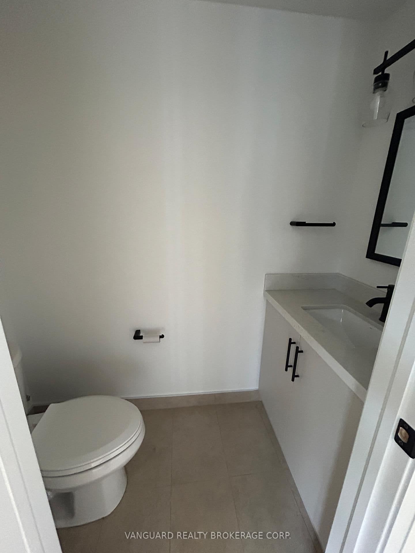 12 Franklin Avenue, Unit D thumbnail 4