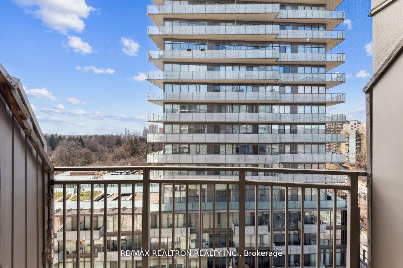 18 Merton Street, Unit 906 thumbnail 12