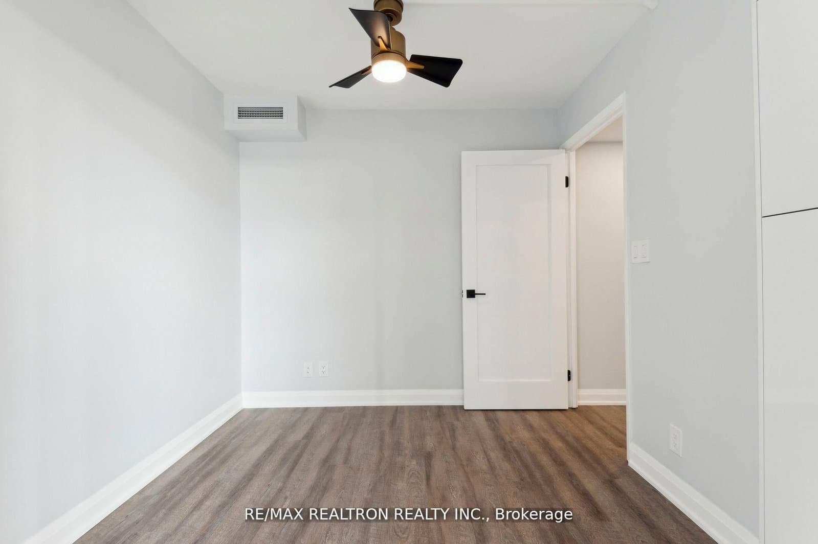 18 Merton Street, Unit 906 thumbnail 29