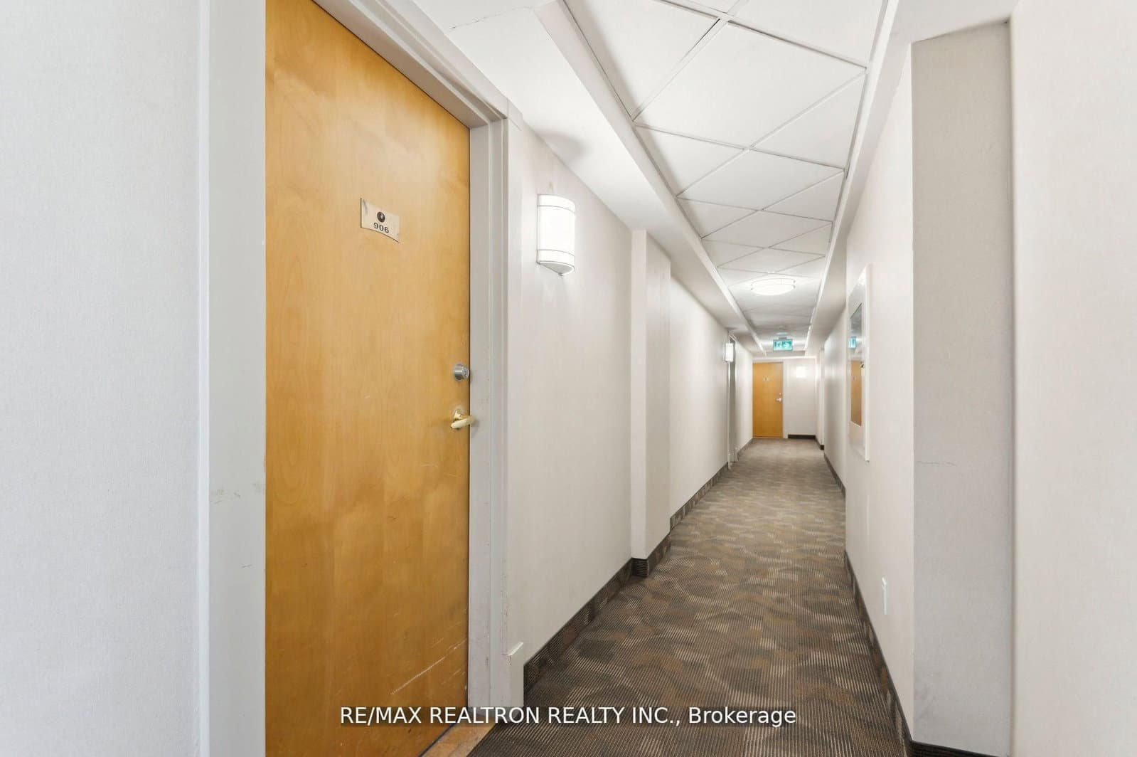 18 Merton Street, Unit 906 thumbnail 4