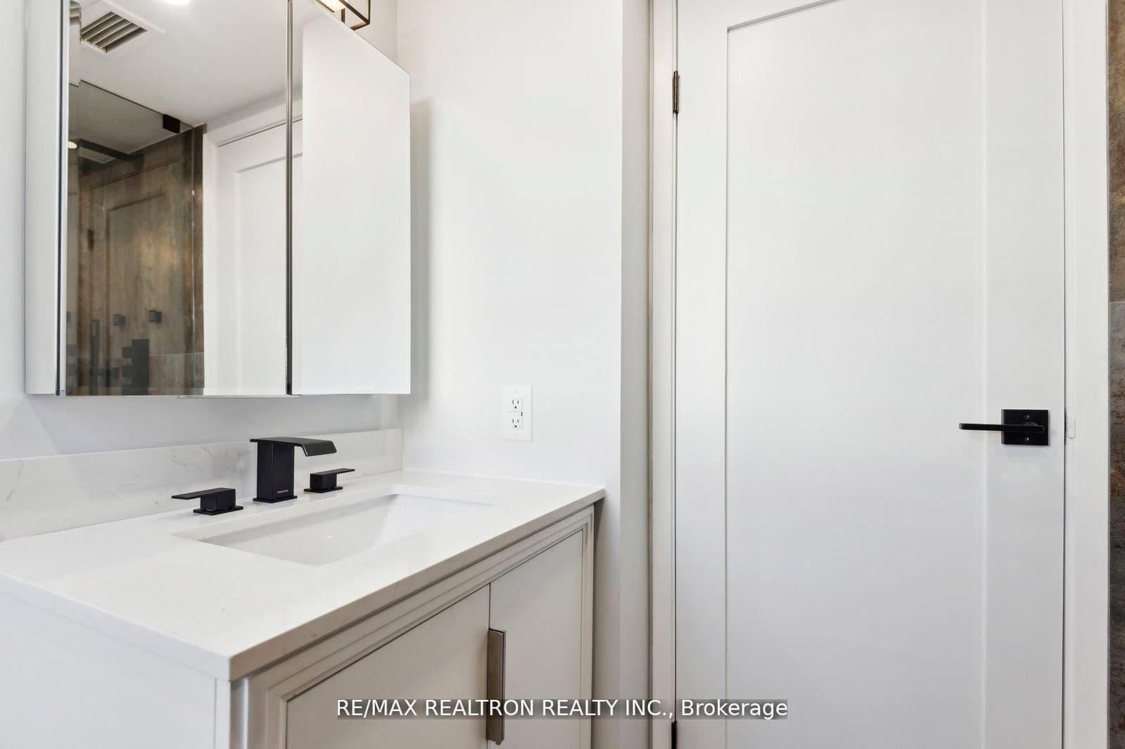18 Merton Street, Unit 906 thumbnail 40