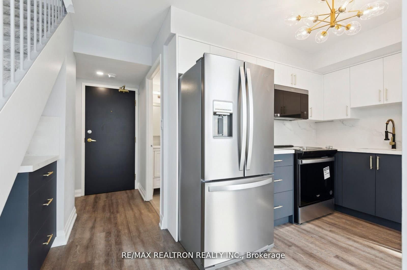 18 Merton Street, Unit 906 thumbnail 5