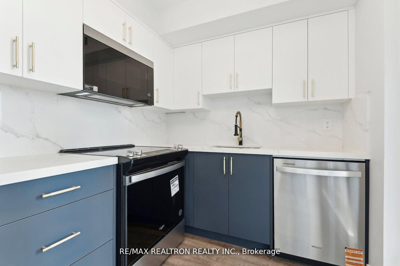 18 Merton Street, Unit 906 thumbnail 8