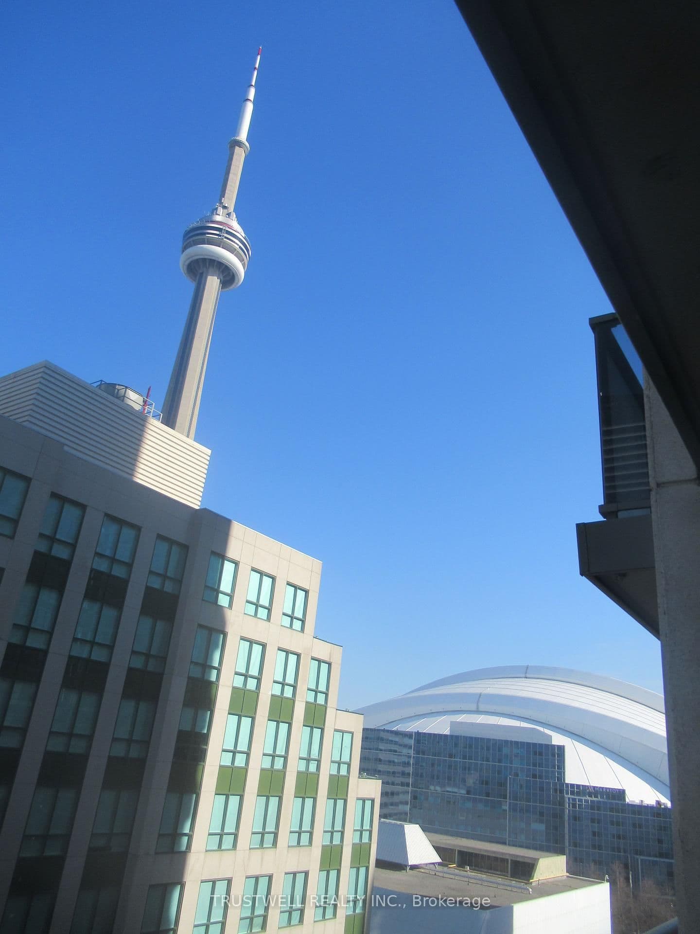 20 Blue Jays Way, Unit 1409 thumbnail 4