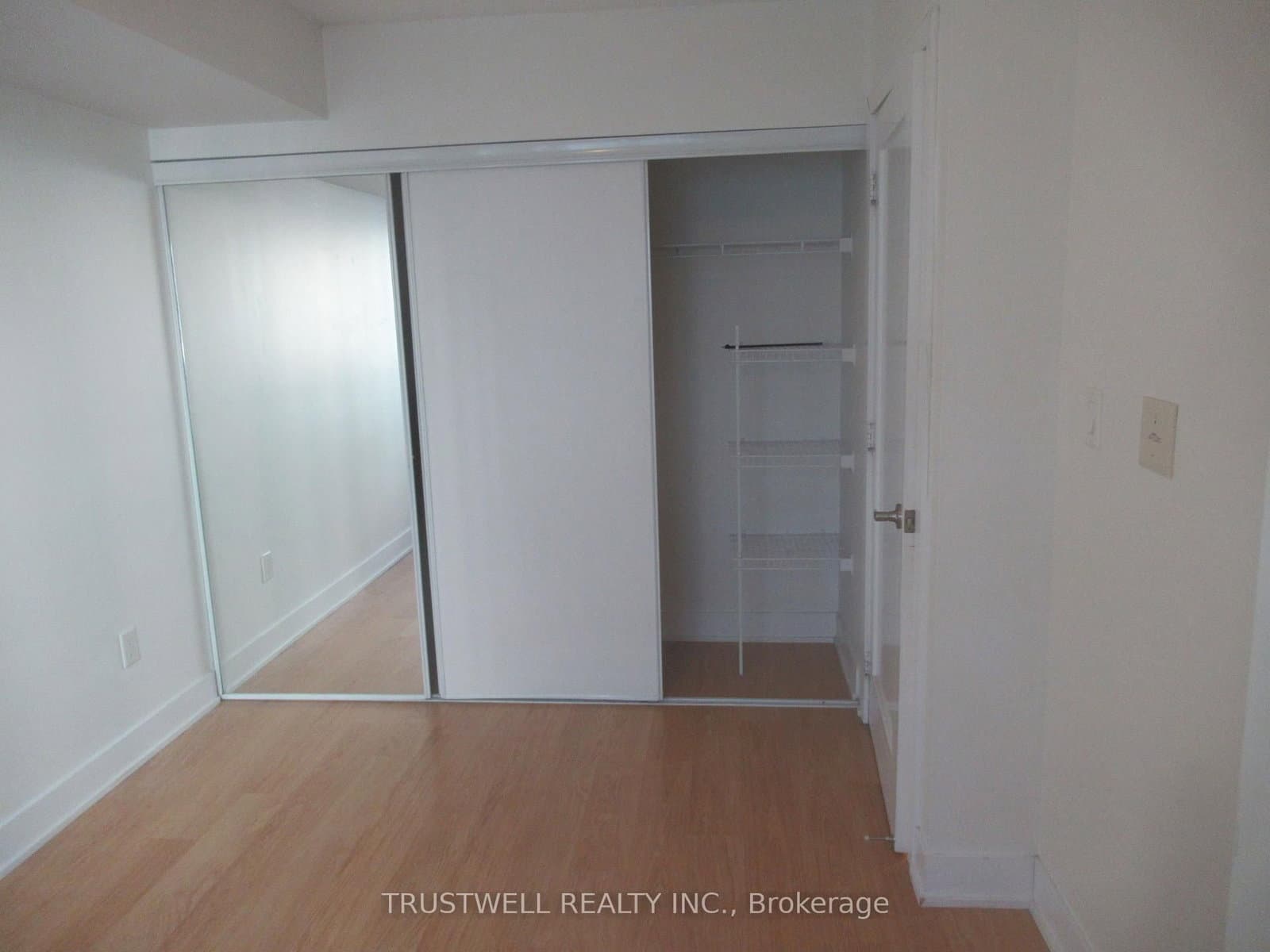 20 Blue Jays Way, Unit 1409 thumbnail 9