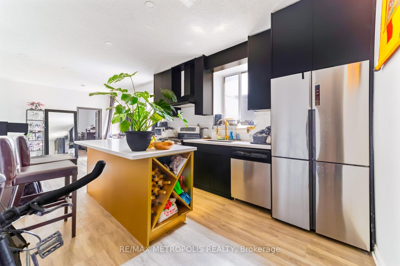 854 BATHURST Street thumbnail 10