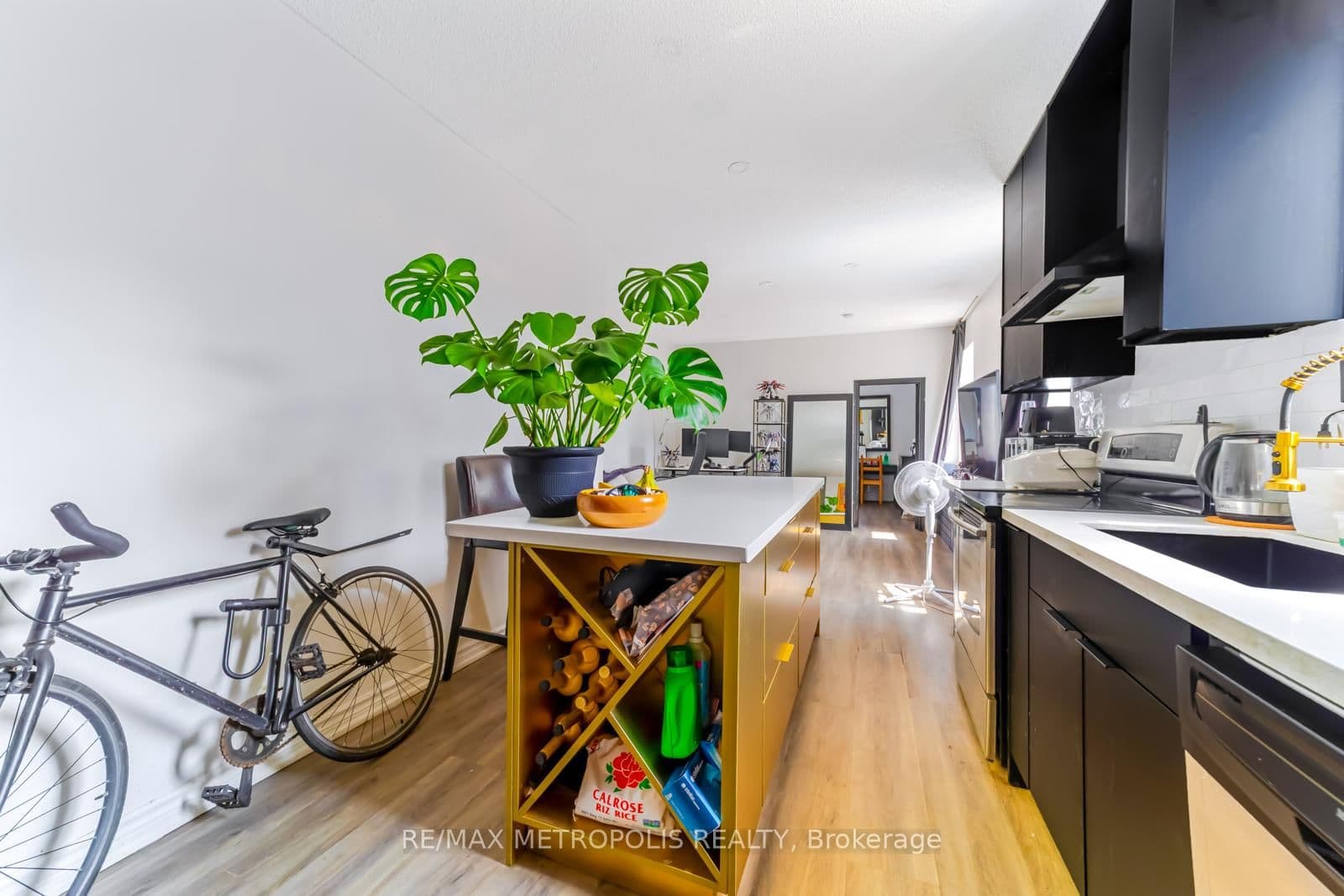 854 BATHURST Street thumbnail 11