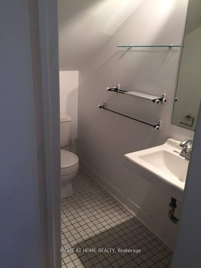 210 McCaul Street, Unit Unit 2 thumbnail 14