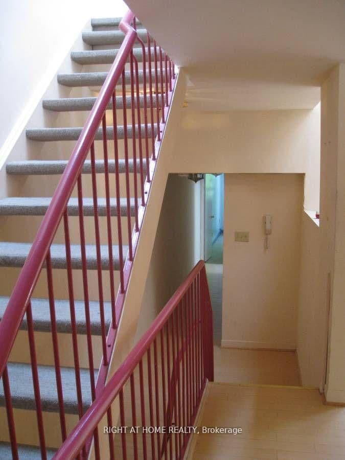 210 McCaul Street, Unit Unit 2 thumbnail 16