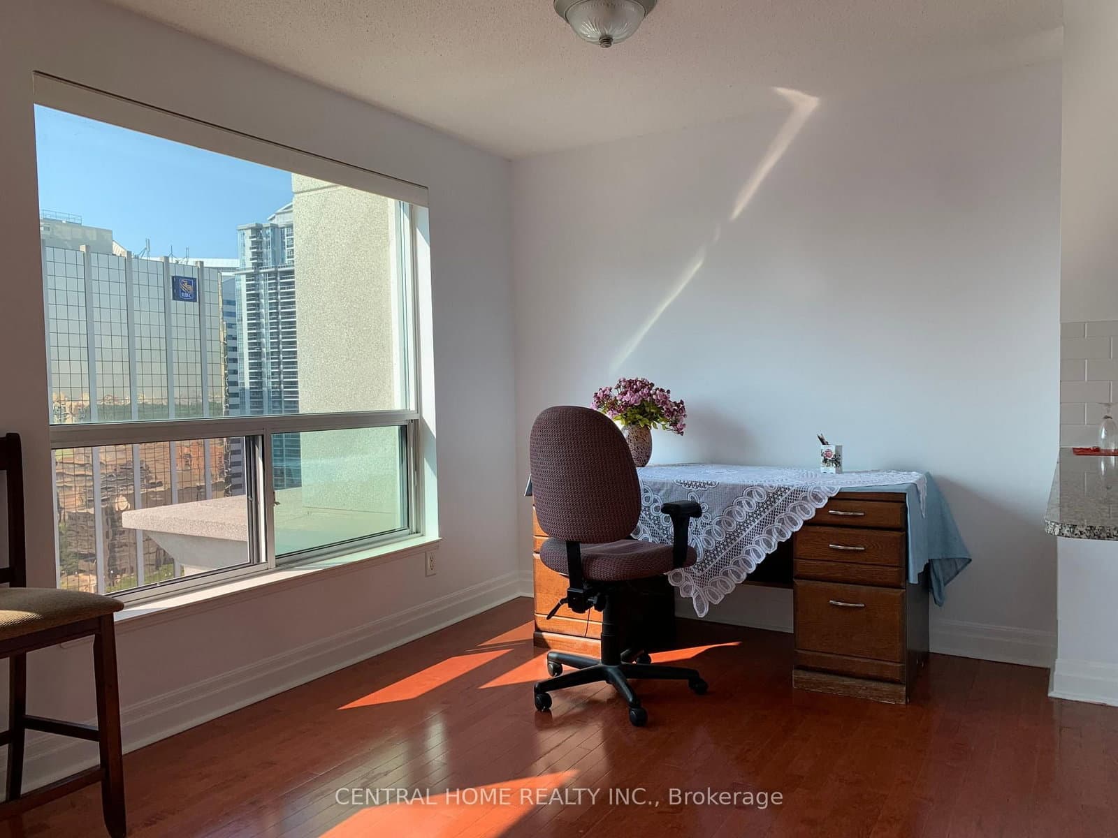 21 Hillcrest Avenue, Unit 2203 thumbnail 10