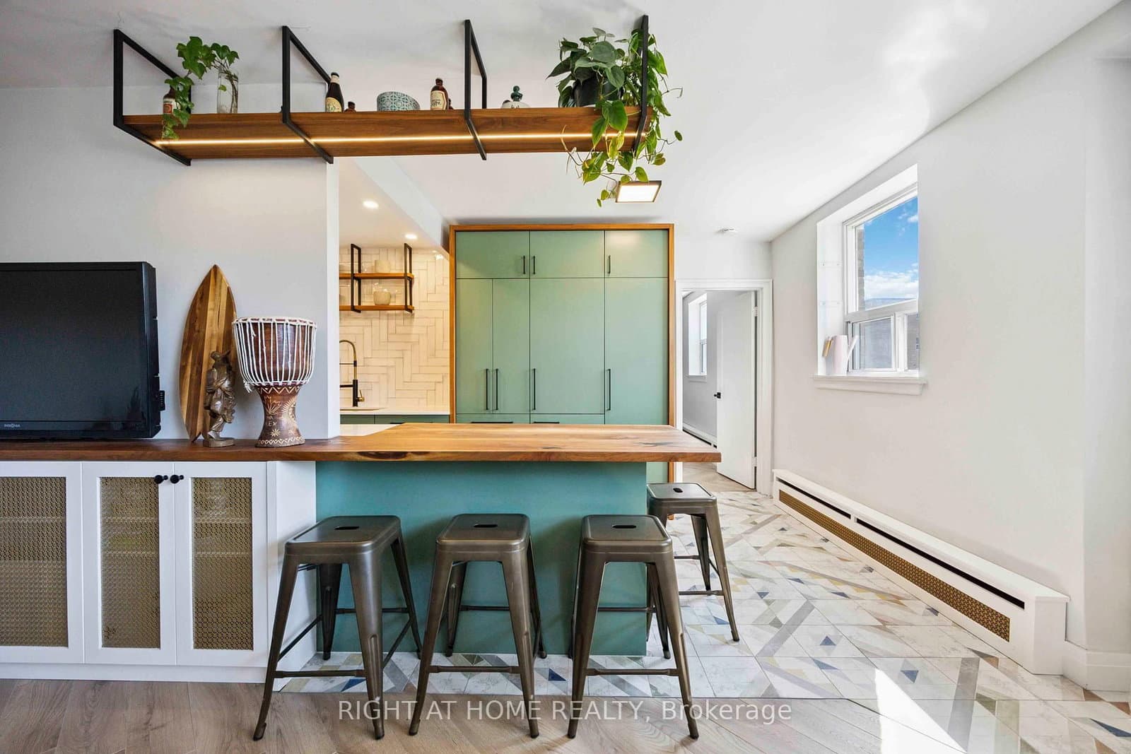 57 Neptune Drive, Unit 103 thumbnail 13